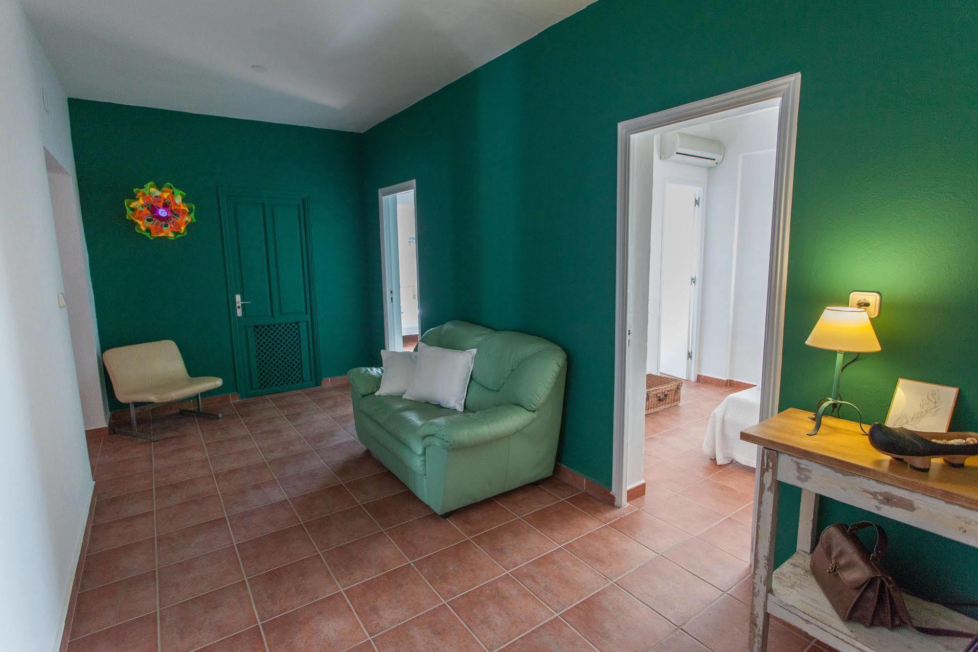 Cosmos Grand Hostal Sant Francesc de s'Estany Esterno foto